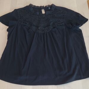 LIKE NEW TORRID Black  Short Sleeved Mock Lace Neckline Flowy Blouse